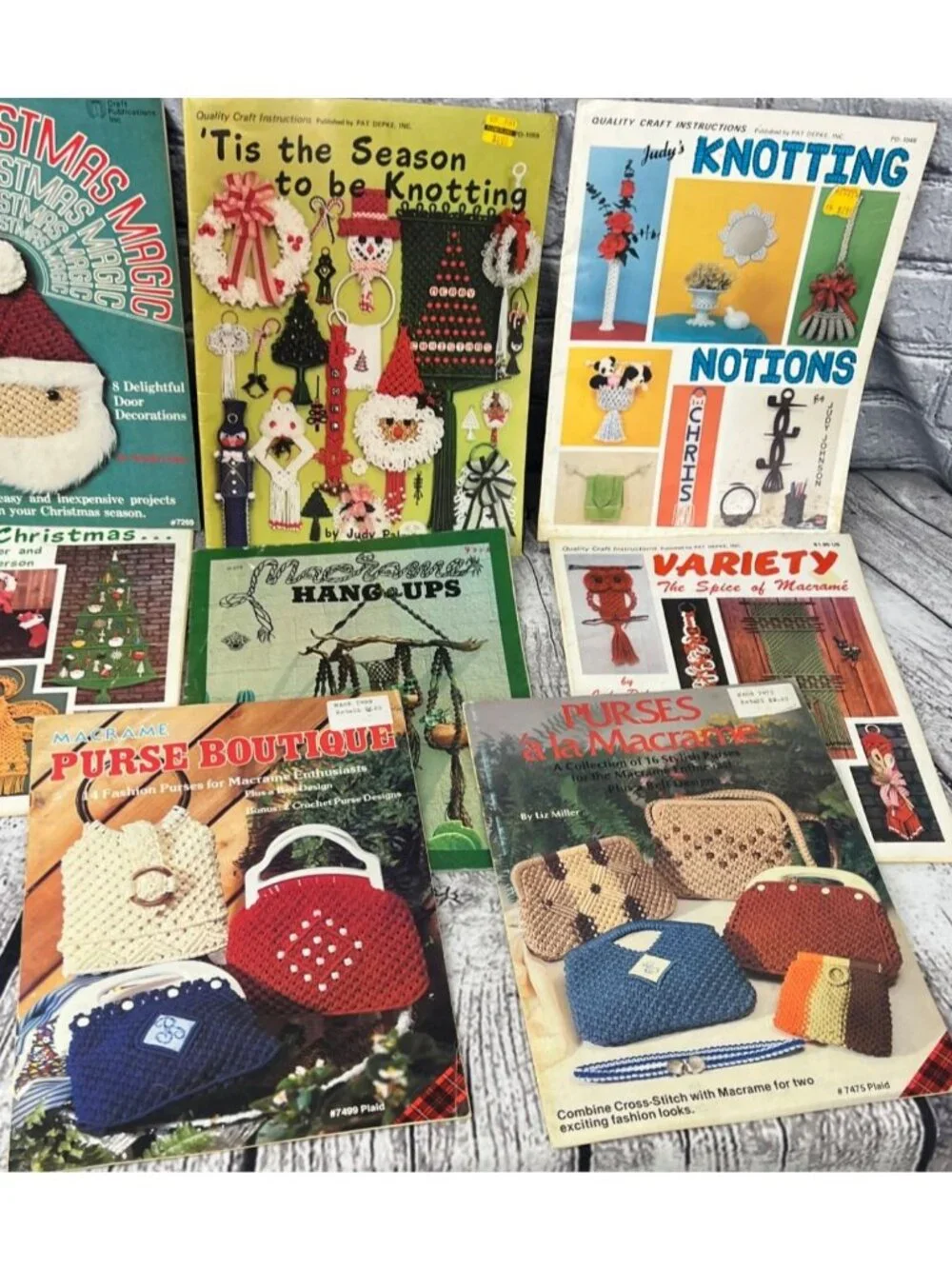 Vintage Macrame Pattern Books Handbags Plant Hangers Christmas Lot of 10 - Picture 5 of 14